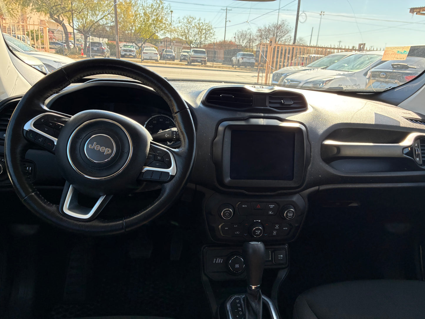 2023 Jeep Renegade Altitude 4x4 • 67k Millas • 📄 Título Limpio