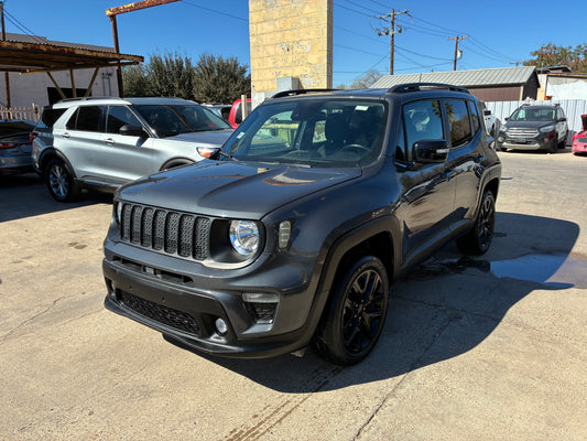 2023 Jeep Renegade Altitude 4x4 • 67k Millas • 📄 Título Limpio