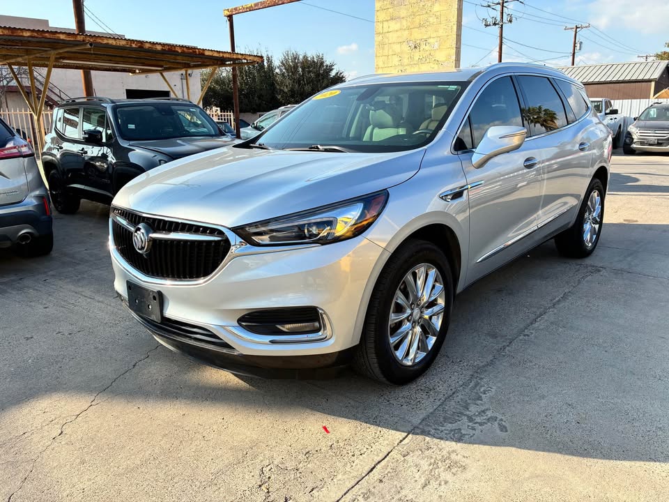 2020 Buick enclave essence 3 filas asientos de capitan de lujo super limpia