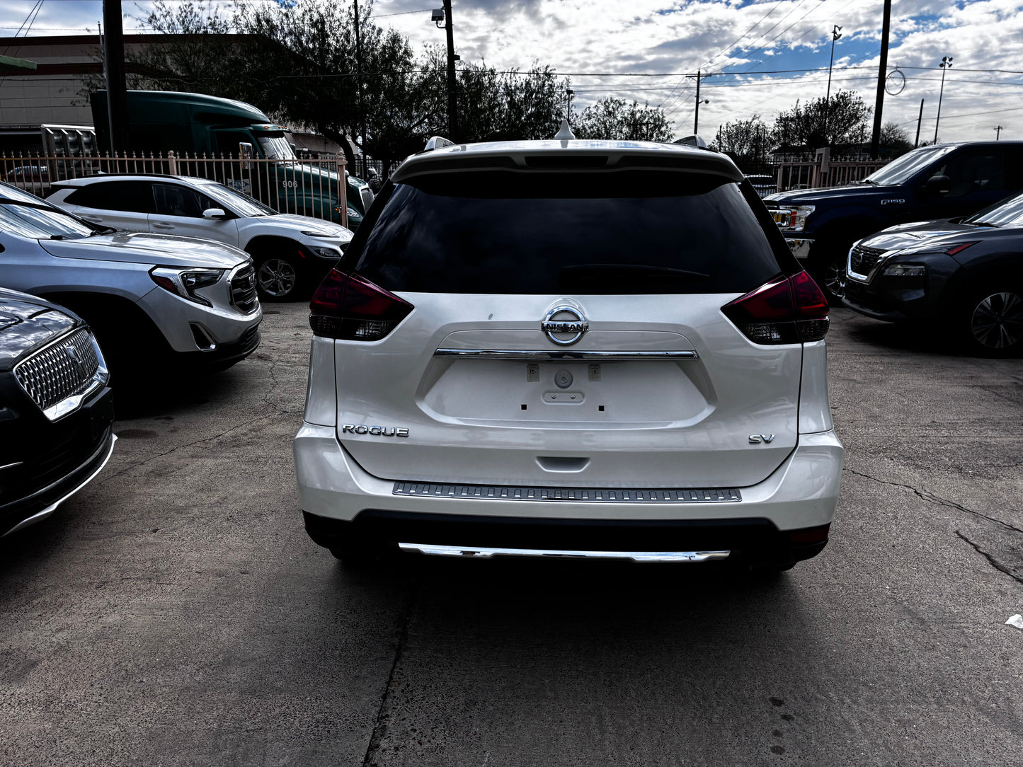 2018 Nissan Rogue SV