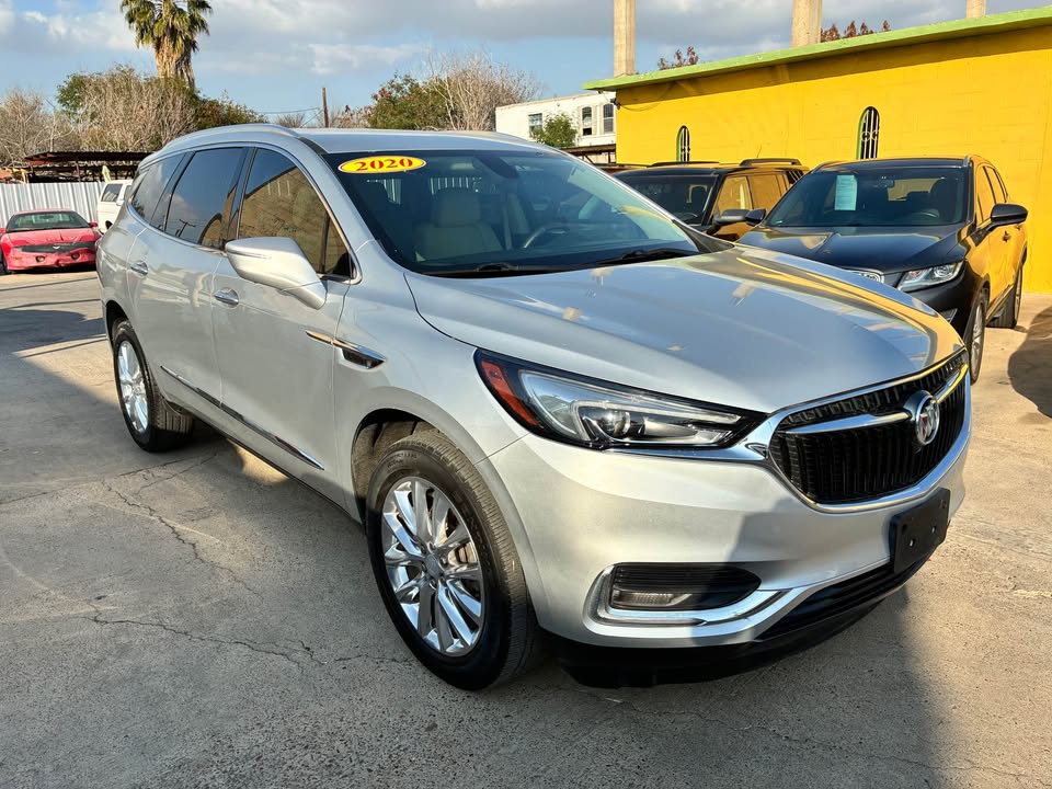 2020 Buick enclave essence 3 filas asientos de capitan de lujo super limpia