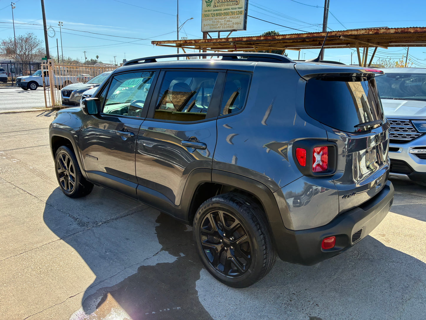 2023 Jeep Renegade Altitude 4x4 • 67k Millas • 📄 Título Limpio