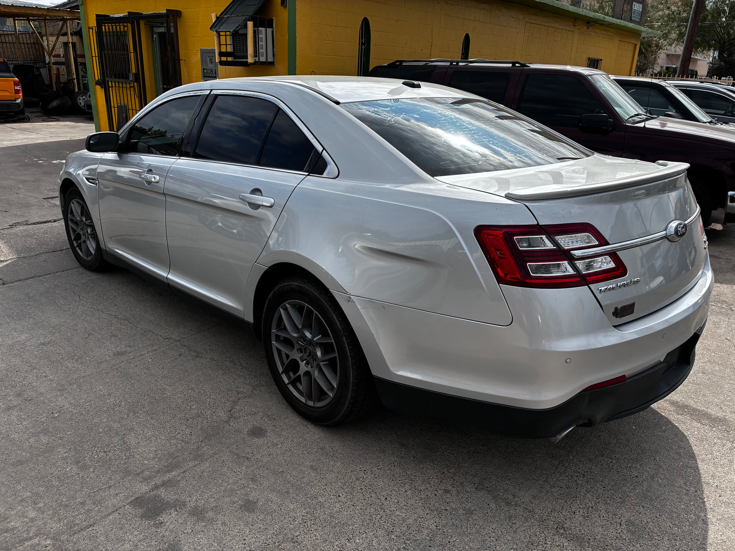 2018 Ford Taurus SEL